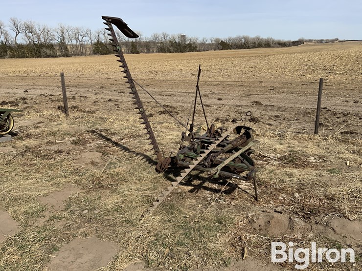 john-deere-7-image-1