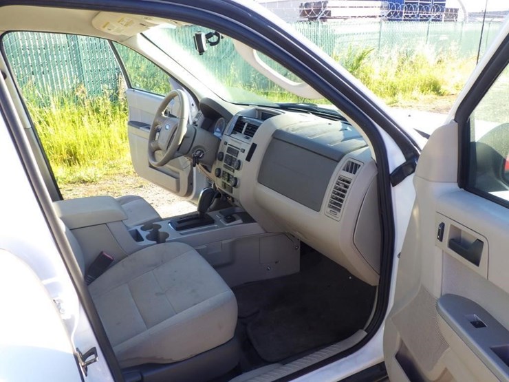 2011-ford-escape-image-6