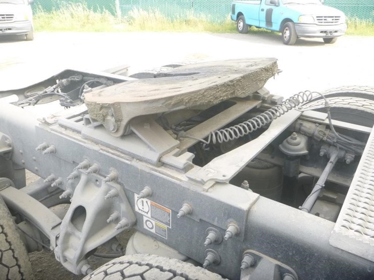 2024-peterbilt-579-image-9