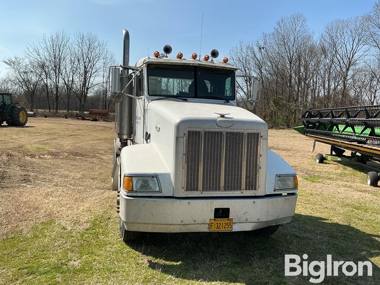 1997-peterbilt-385-image-2