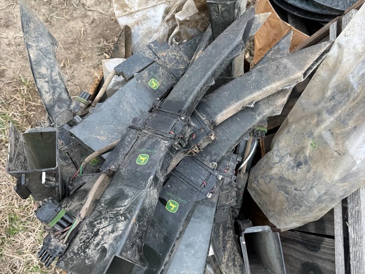 john-deere-seedtubes-w/sensor-&-mini-hoppers-image-11