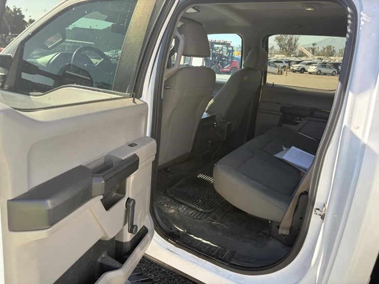 2017-ford-f550-image-13