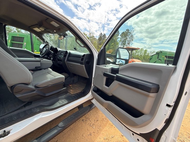 2019-ford-f250-xl-image-12