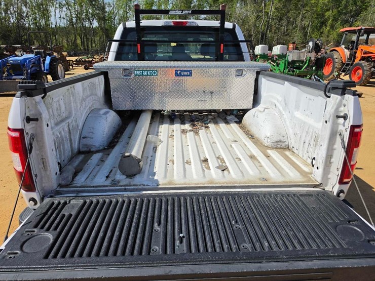 2019-ford-f150-xl-image-7