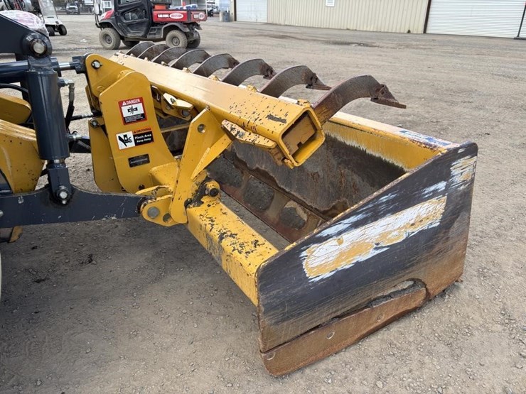 2018-deere-210lep-image-18