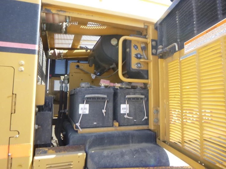 caterpillar-143h-image-39