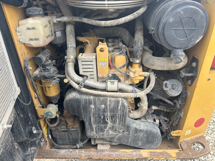 2019-caterpillar-259d3-image-43