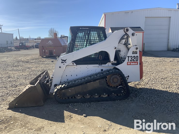 2008-bobcat-t320-image-8
