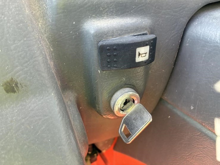 2015-jlg-g5-18a-image-19