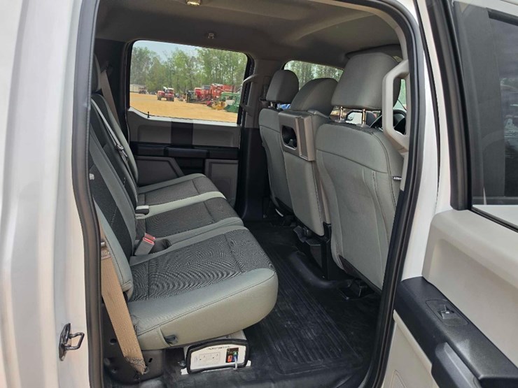 2020-ford-f150-xl-image-8