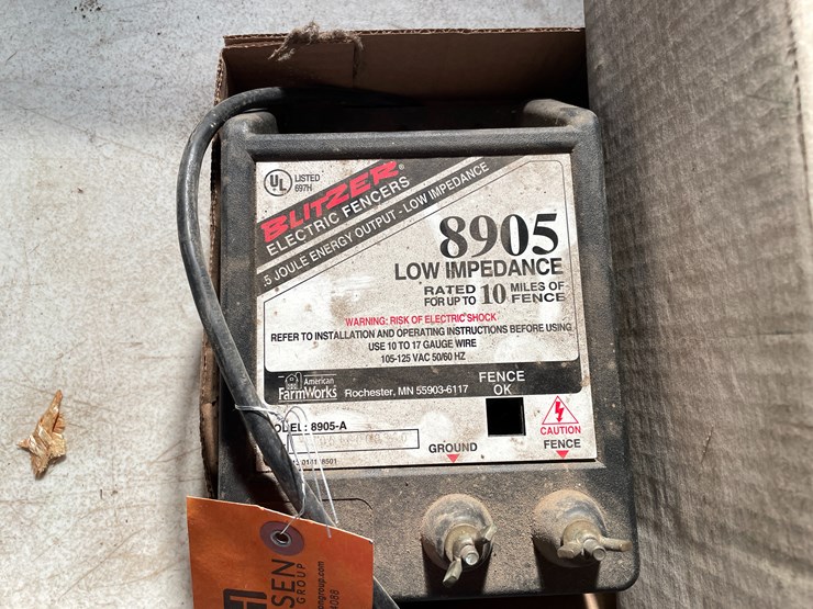 #2545-•-(2)-electric-fencers-image-2