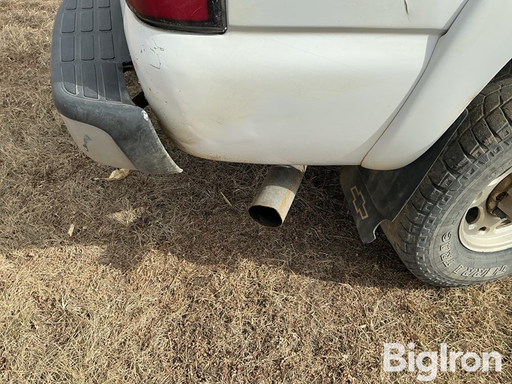 2004-chevrolet-silverado-2500-image-19