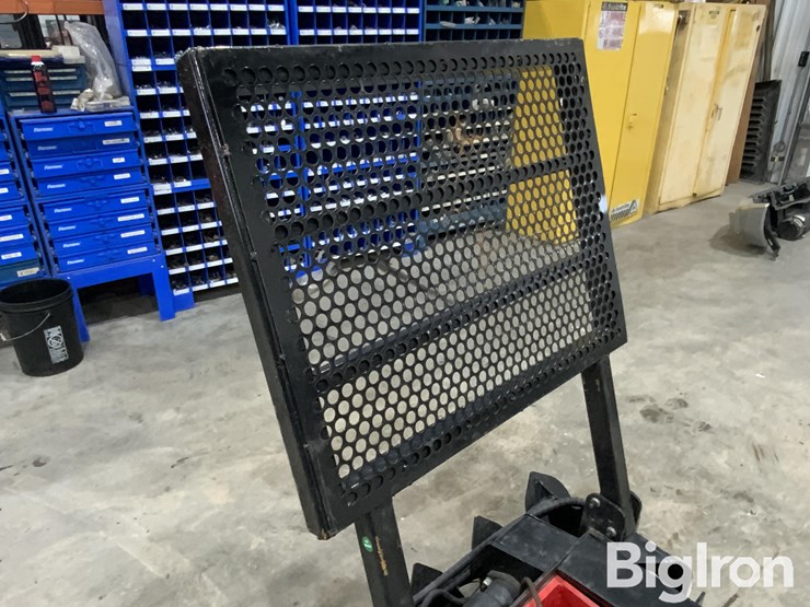 2025-massey-ferguson-730-image-17