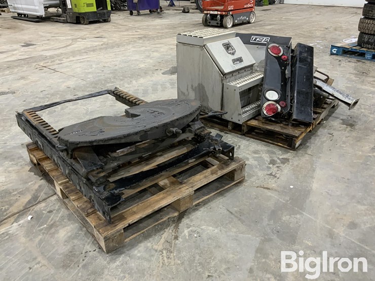 massey-ferguson-730-image-7