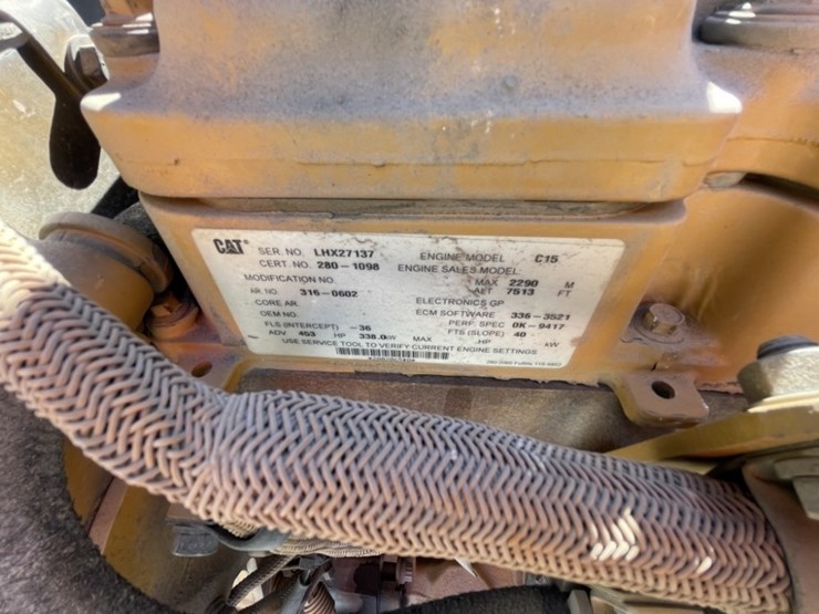 caterpillar-740-image-21