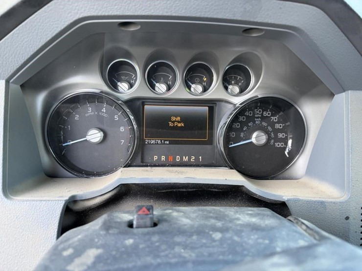 2016-ford-f250-xlt-image-15