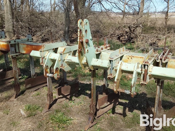 caterpillar-15-image-9