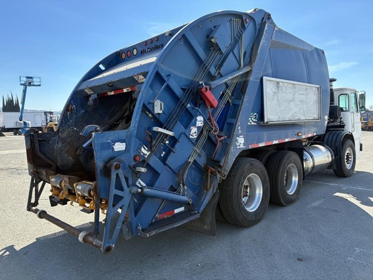 2010-autocar-xpeditor-image-3