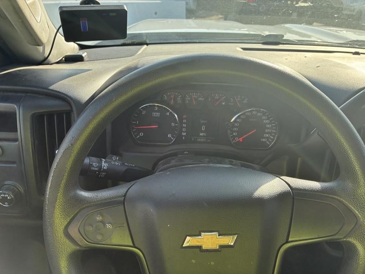 2015-chevrolet-silverado-2500hd-image-10