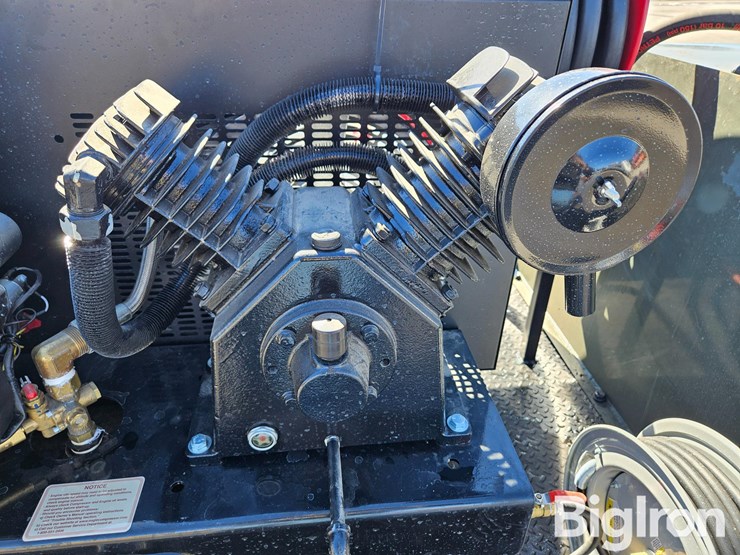 2014-massey-ferguson-730-image-15