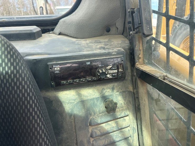 2019-caterpillar-259d3-image-40