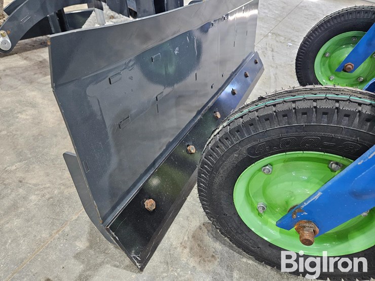 2025-massey-ferguson-730-image-19