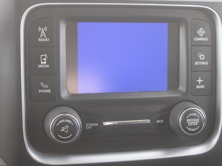 2015-dodge-3500-image-29