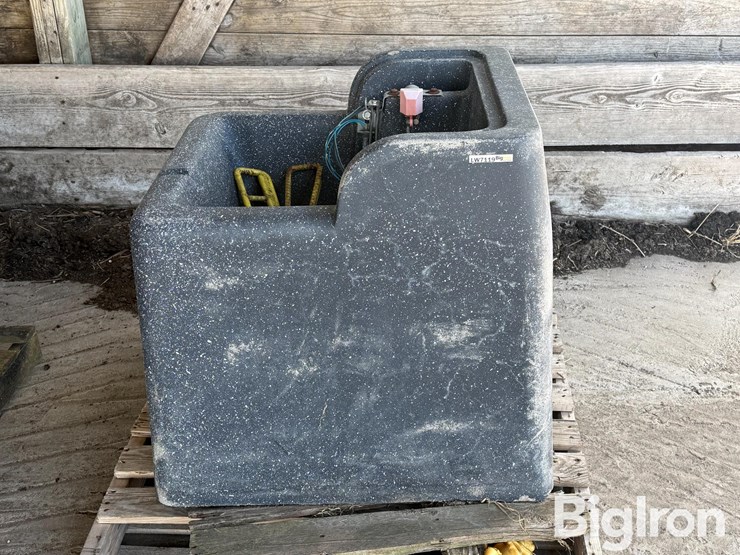 petersen-waterers-super-pete-series-#34e-cattle-waterer-image-2