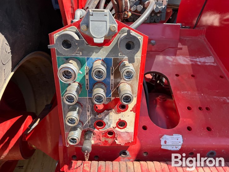 2012-versatile-375-image-15