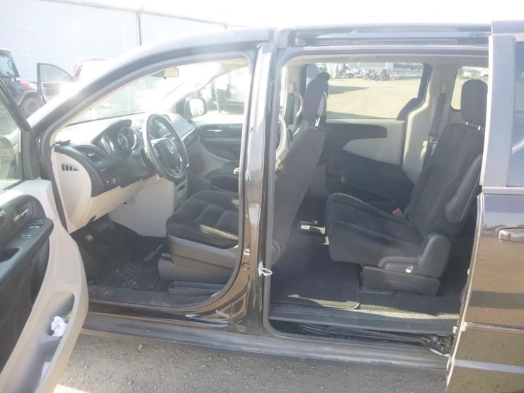 2016-dodge-grand-caravan-image-6