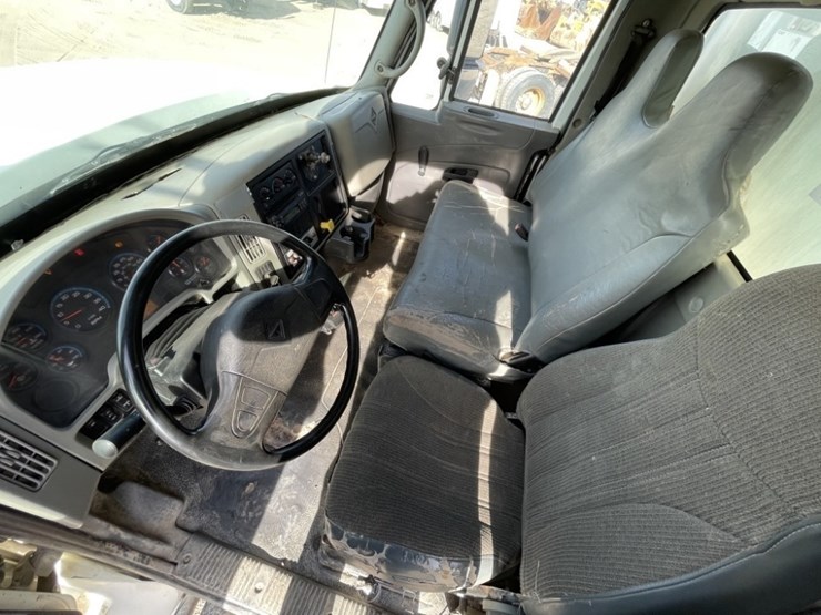 2008-international-7500-t/a-fuel-&-lube-truck-image-31