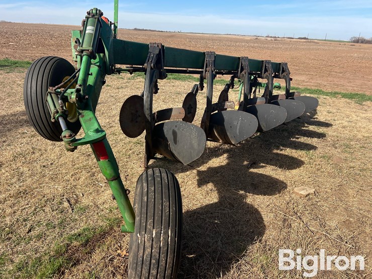 john-deere-2810-image-6