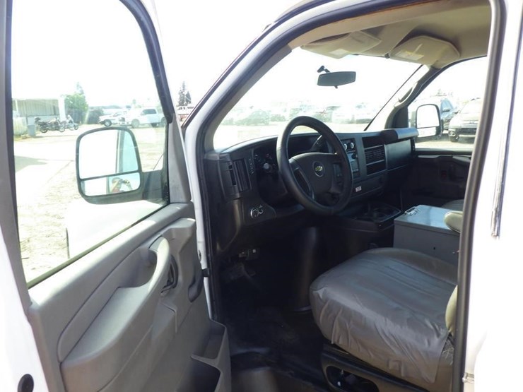 2012-chevrolet-express-2500-image-5