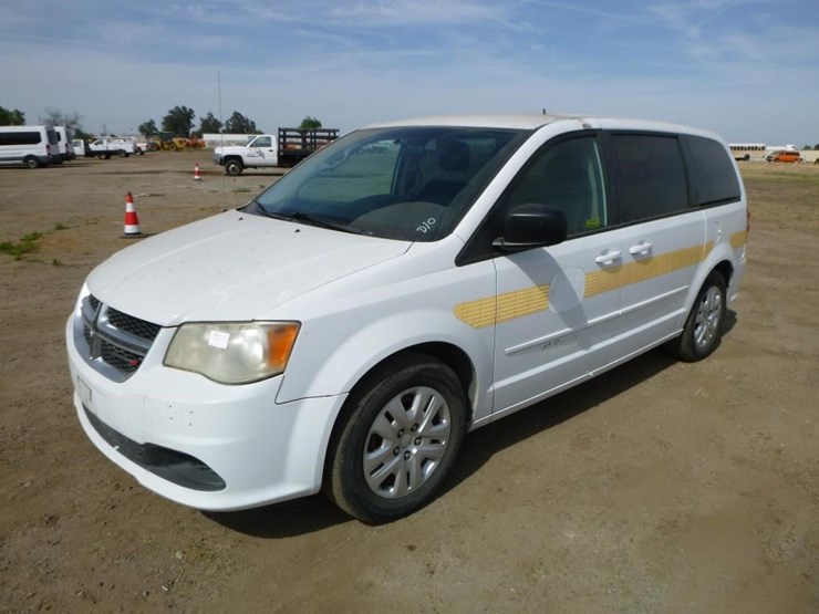 2014-dodge-grand-caravan-image-2