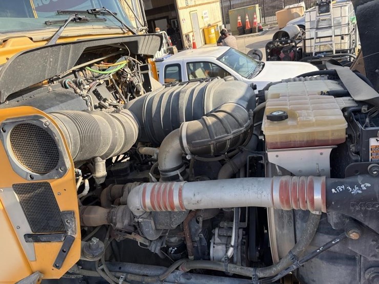 2009-kenworth-t800-image-9