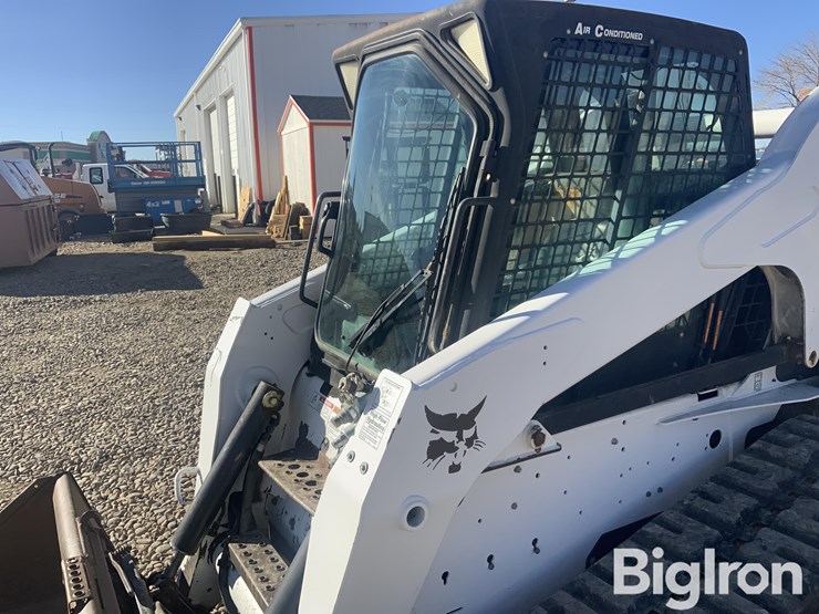 2008-bobcat-t320-image-11