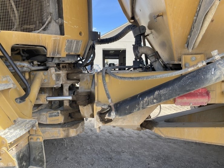 caterpillar-730-image-17