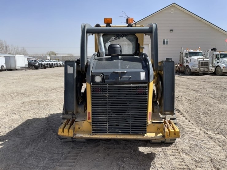 2013-deere-333e-image-4