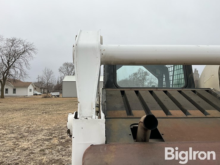 2004-bobcat-t300-image-12