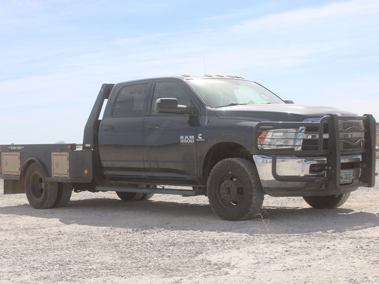 2015-dodge-3500-image-7