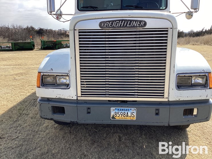 1993-freightliner-fld120-image-10