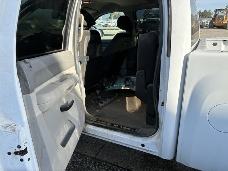 2012-chevrolet-silverado-1500-image-11