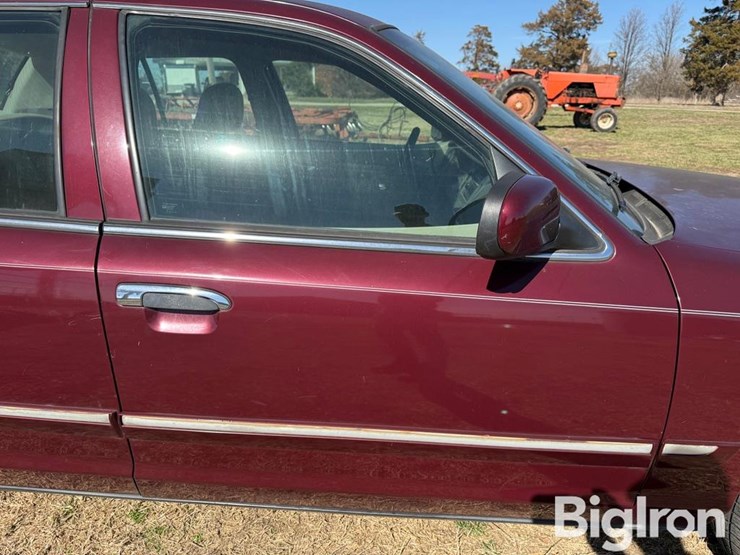 2007-mercury-grand-marquis-ls-4-door-sedan-image-15