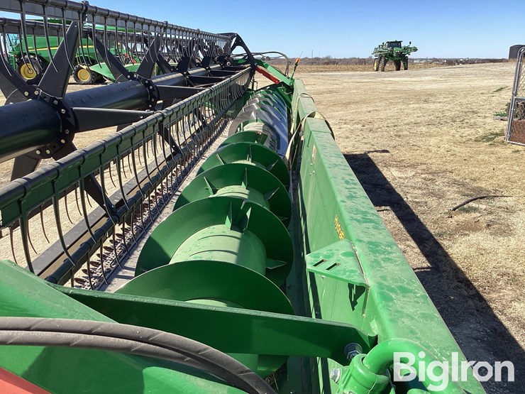 2017-john-deere-625f-image-12