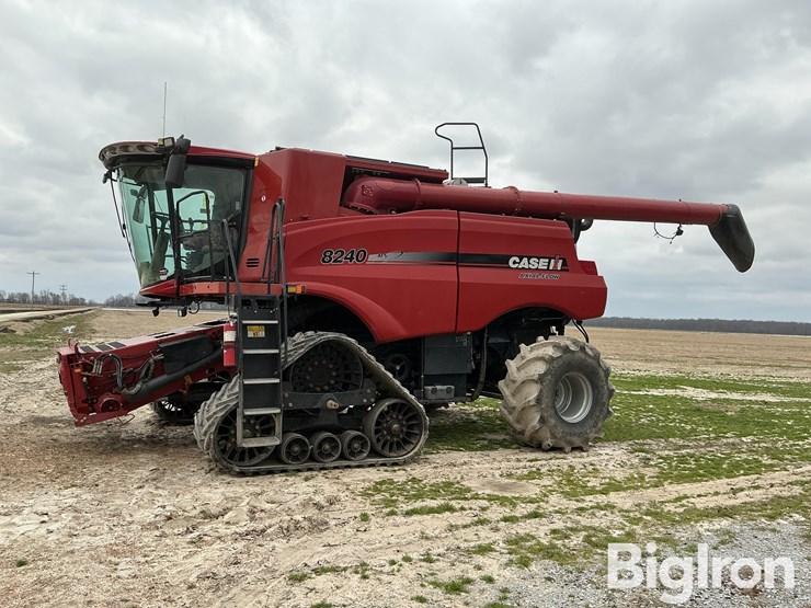 2016-case-ih-8240-image-8