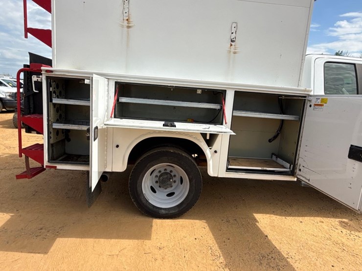 2017-ford-f550-xl-image-7