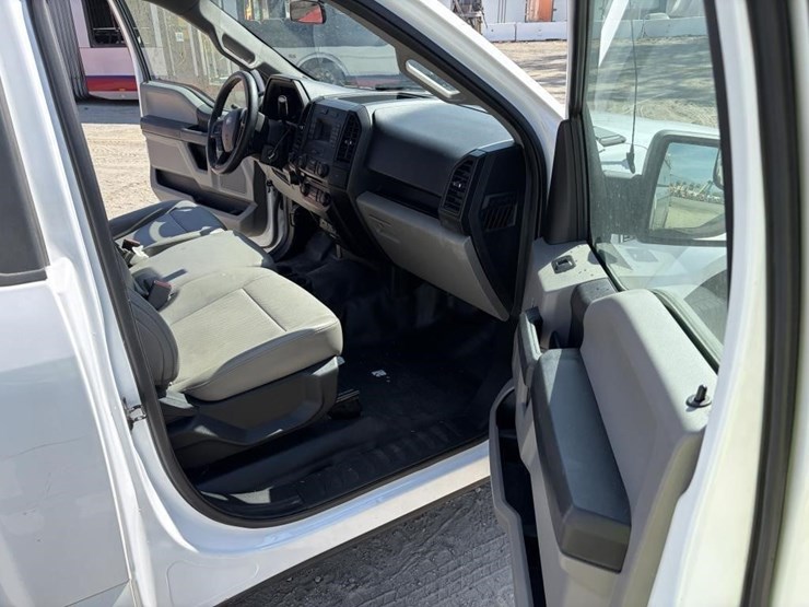 2016-ford-f150-image-9