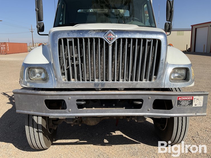 2005-international-7400-image-18