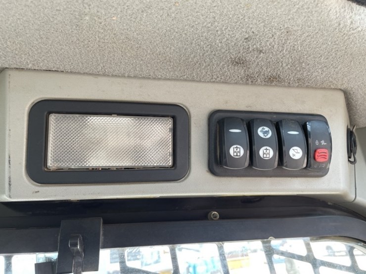 2013-caterpillar-279d-image-25