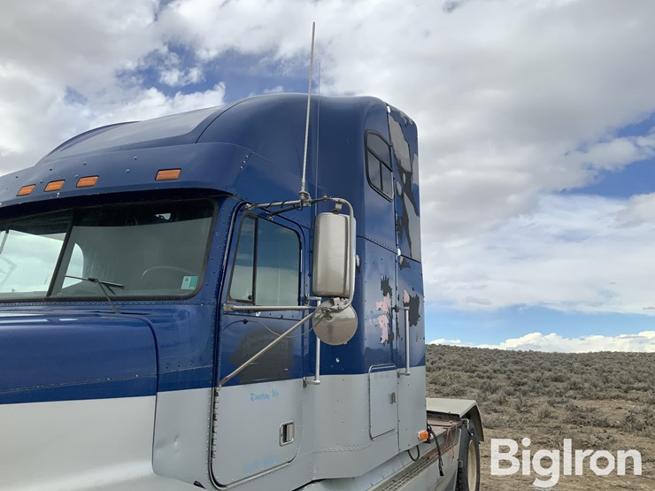 1995-freightliner-fld120-image-11